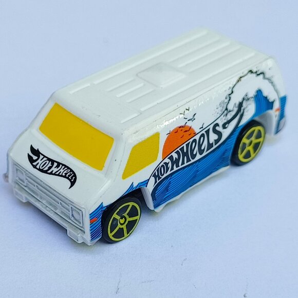 Hot Wheels Mini Maker White Van - Picture 2 of 6